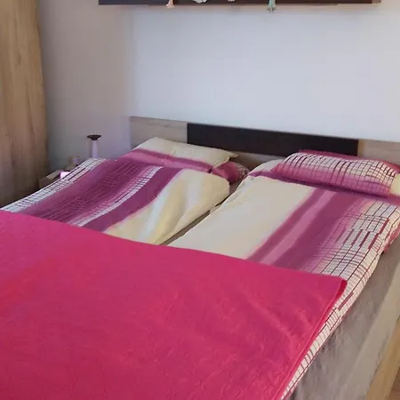 Csicsergo Apartman Lakas * Héviz