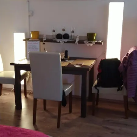 Csicsergo Apartman Lakas Apartament