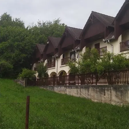 Csicsergo Apartman Lakas Apartament *